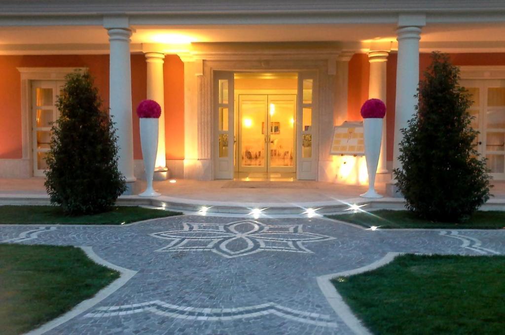 Regina Di Saba - Hotel Villa Per Ricevimenti Grottaminarda Ngoại thất bức ảnh