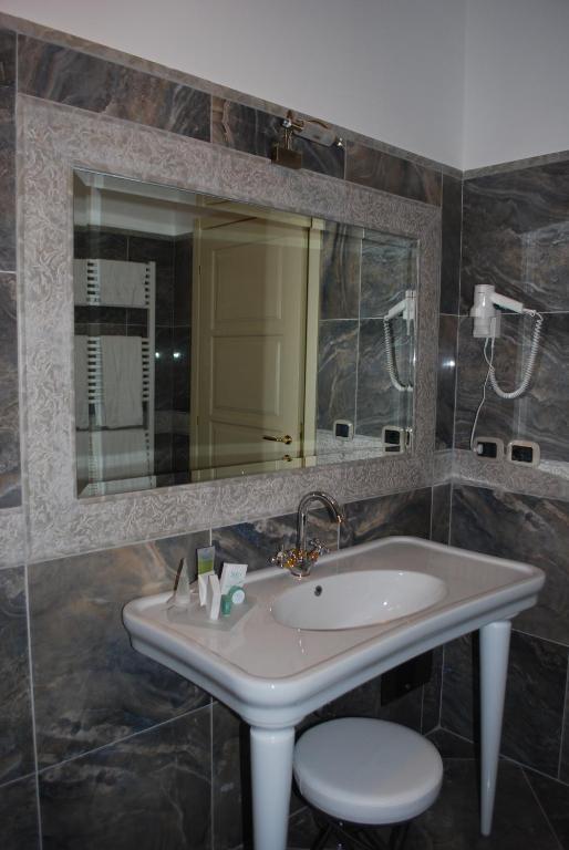 Regina Di Saba - Hotel Villa Per Ricevimenti Grottaminarda Phòng bức ảnh
